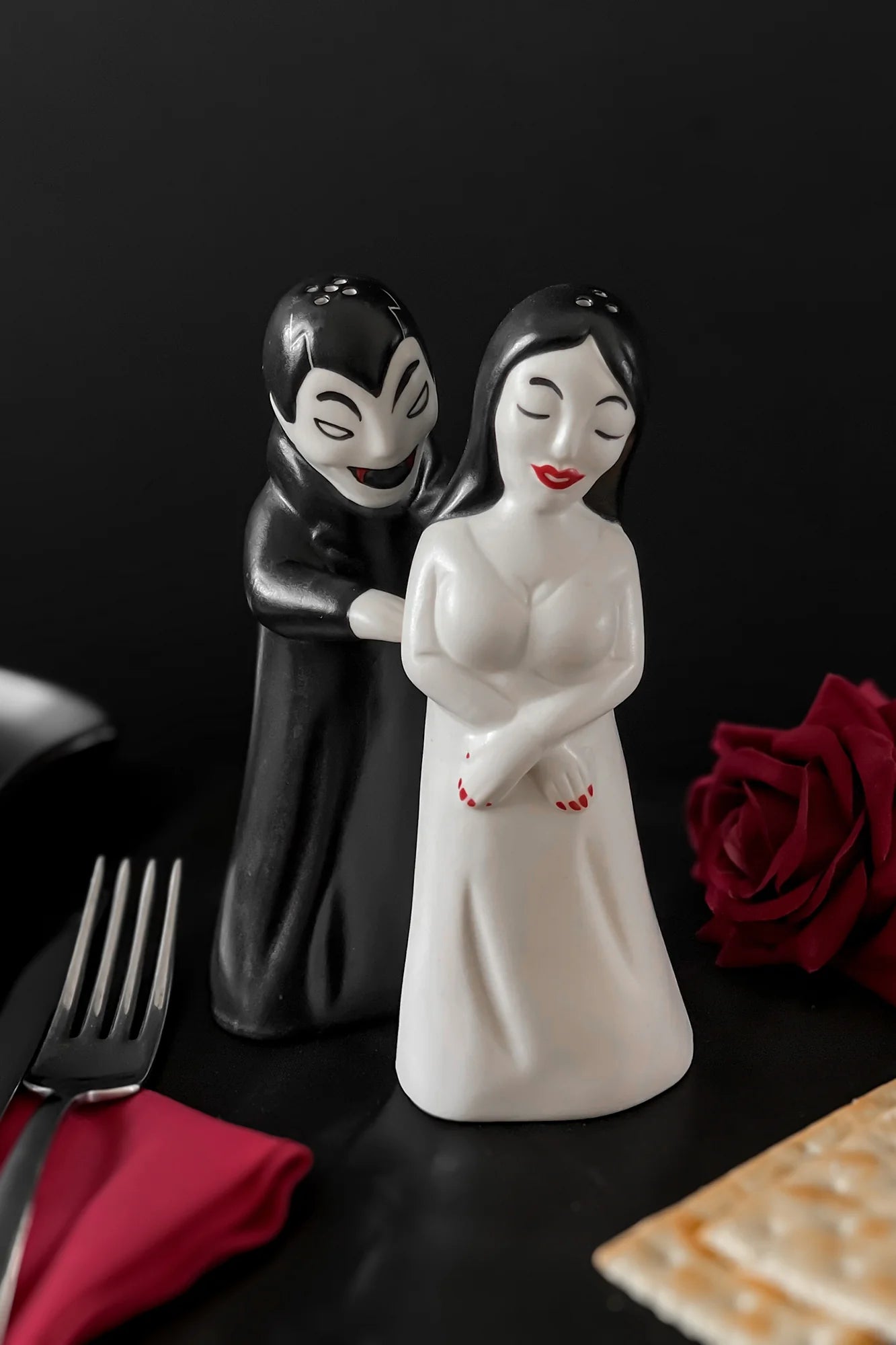 Vampyre Salt and Pepper Shaker Set - Killstar
