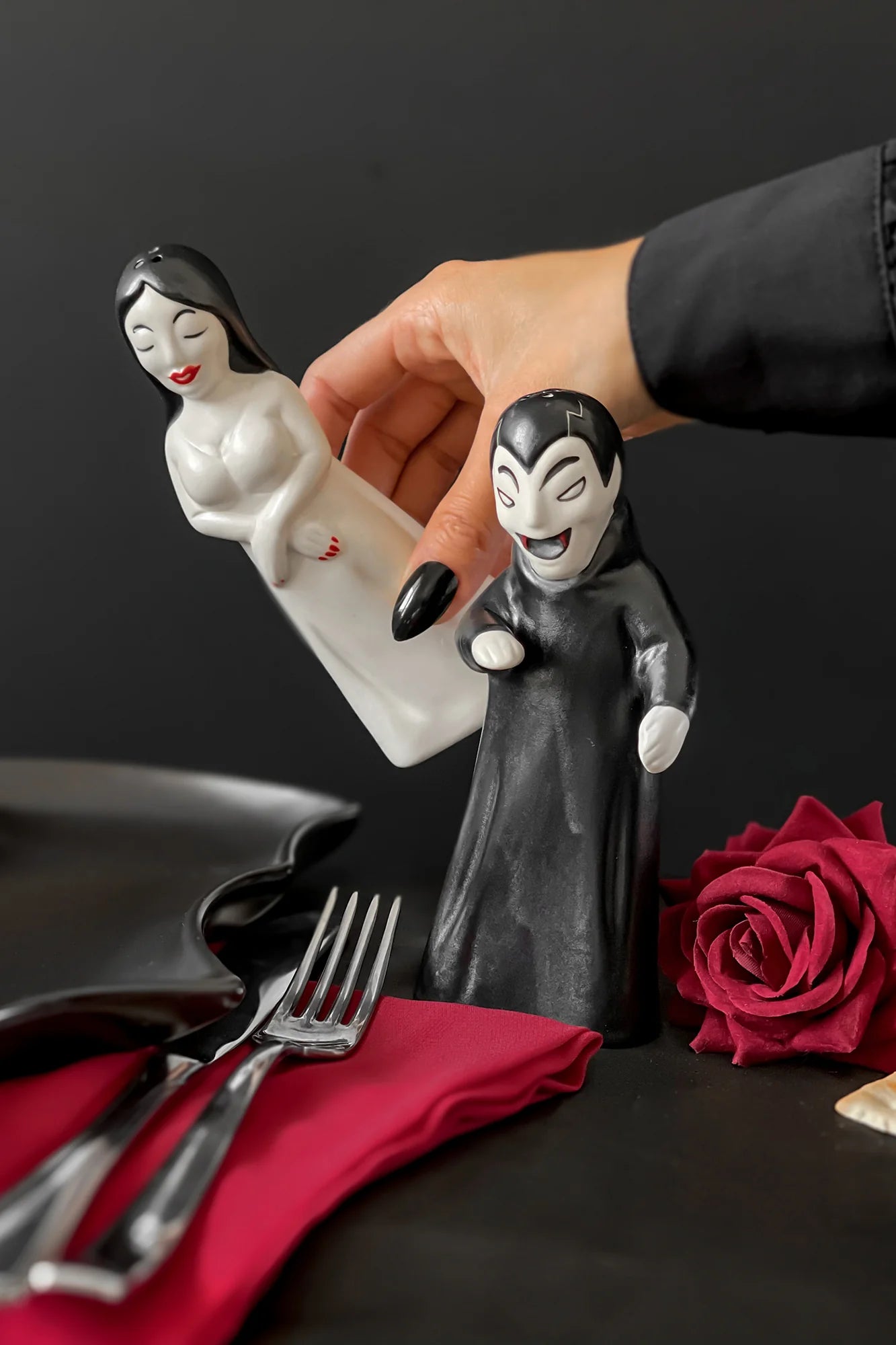 Vampyre Salt and Pepper Shaker Set - Killstar