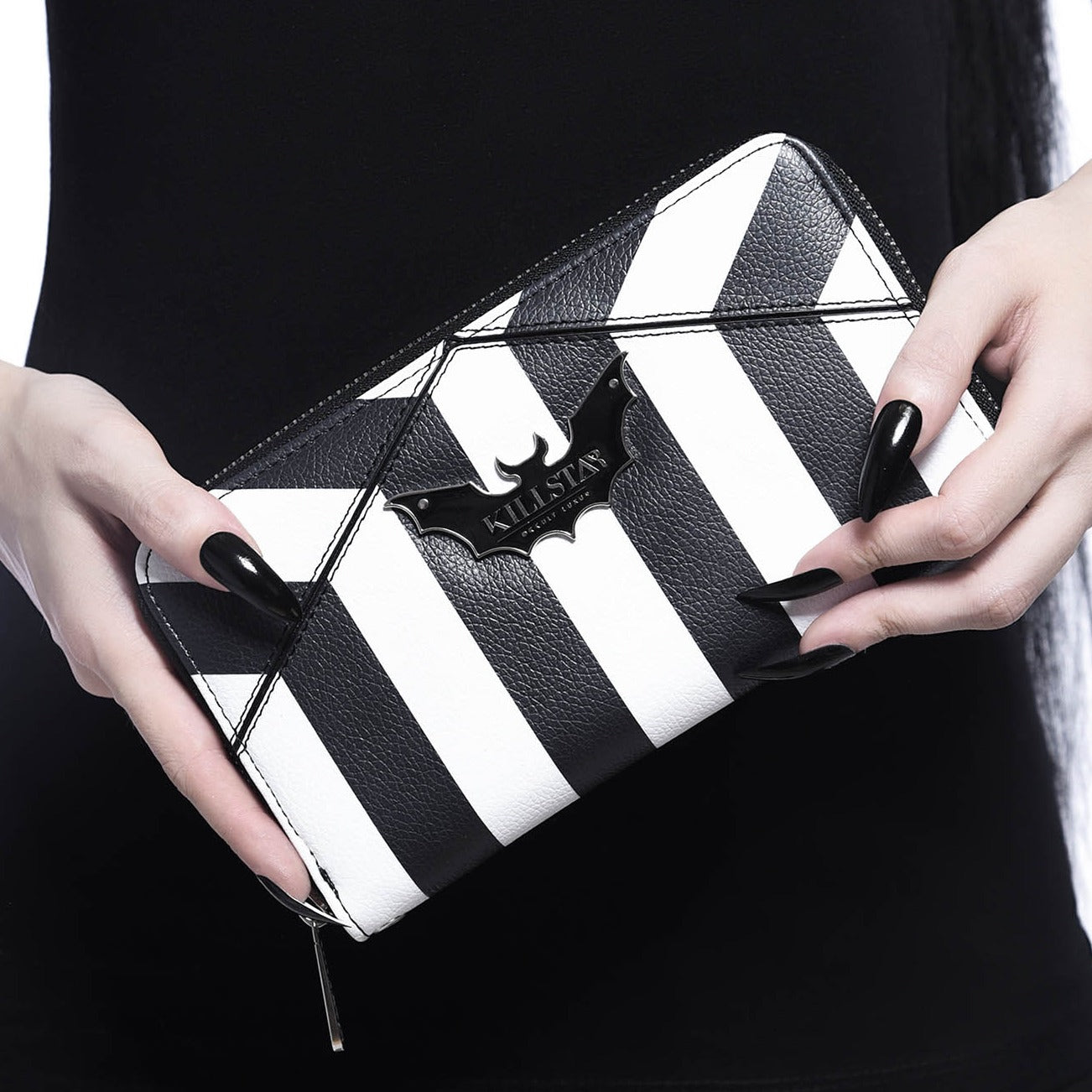 Never Trust The Living Wallet - Killstar